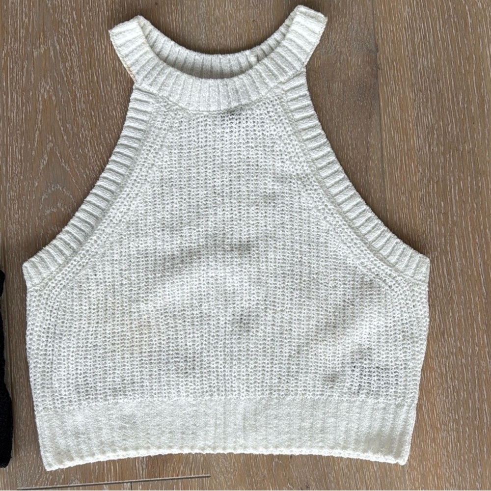 H&M Divided 1 black & 1 white sweater crop tops. Size Small. - Picture 3 of 7